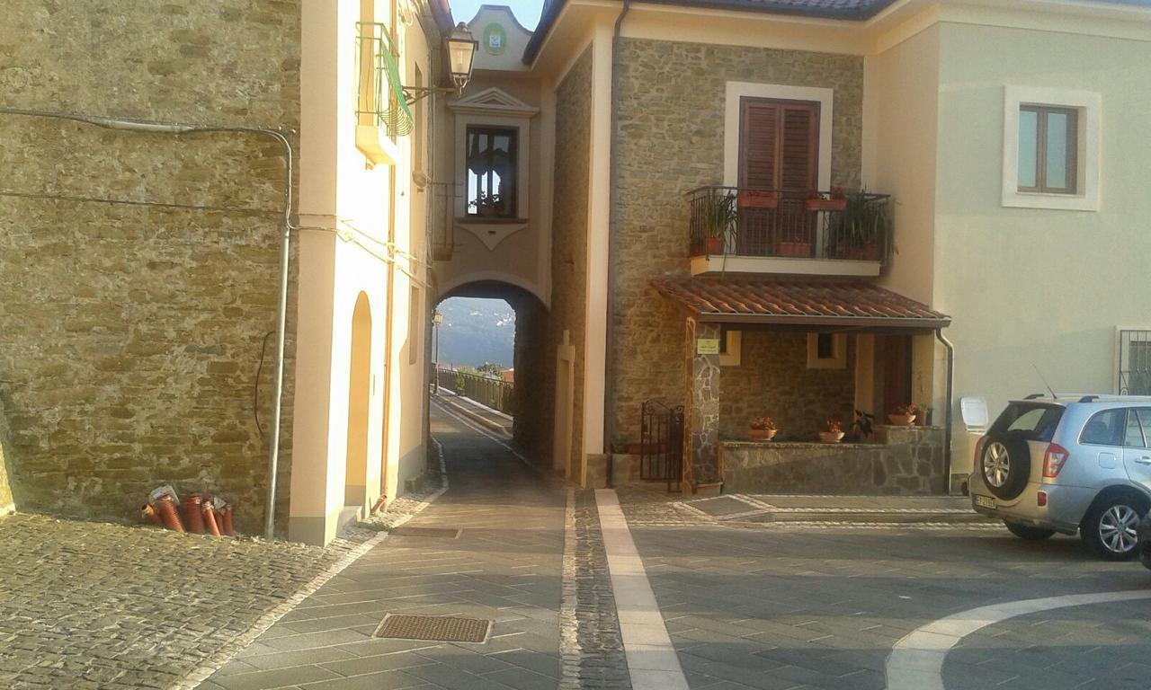 Pozzo Medievale Prignano Cilento Eksteriør billede